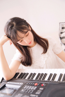 脱衣舞女